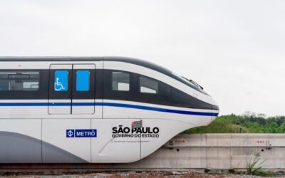 Primeiro monotrilho Skyrail que atendera à linha 17 do Metrô de São Paulo sai da linha de produção