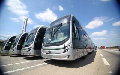 BYD entrega 12 ônibus articulados 100% elétricos em São José dos Campos