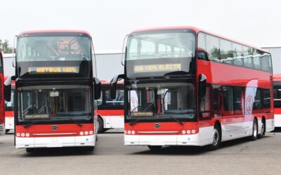 Primeiros ônibus elétricos de dois andares da BYD chegam ao Chile, os únicos no continente