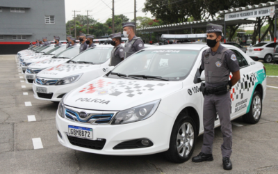 BYD Brasil entrega veículo elétrico e5 para PM de São José dos Campos