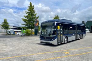 BYD e ADL finalizam a produção de seus primeiros ônibus elétricos extra-grandes na Nova Zelândia