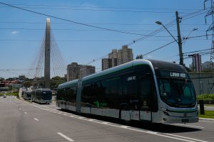 Ônibus superarticulado 100% elétrico da BYD tem requisitos aprovados pela SPTrans