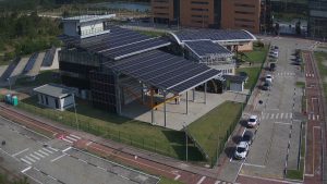 UFSC, MME e Cooperação Brasil-Alemanha inauguram laboratório de hidrogênio verde com módulos fotovoltaicos BYD tipo BIPV