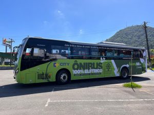 BYD apresenta primeiro ônibus 100% elétrico para transporte público do Guarujá