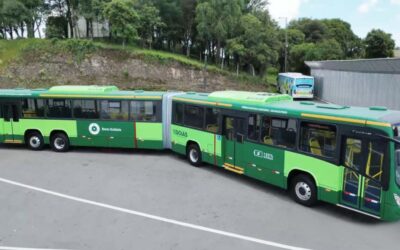 BYD entrega primeiro ônibus elétrico superarticulado do mundo para Goiás