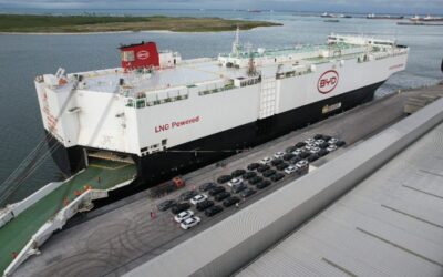 Navio da BYD chega ao Brasil pela primeira vez e atraca no porto de Suape (PE)