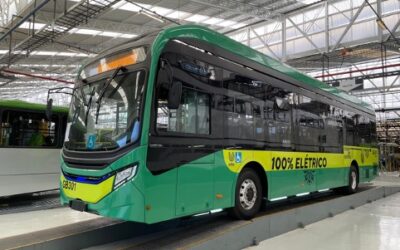 BYD entrega seis ônibus 100% elétricos para Curitiba