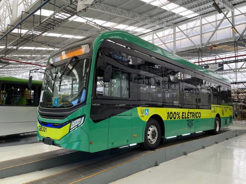 BYD entrega seis ônibus 100% elétricos para Curitiba